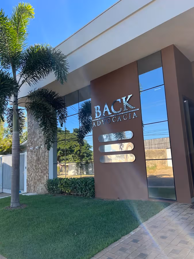 Back advocacia