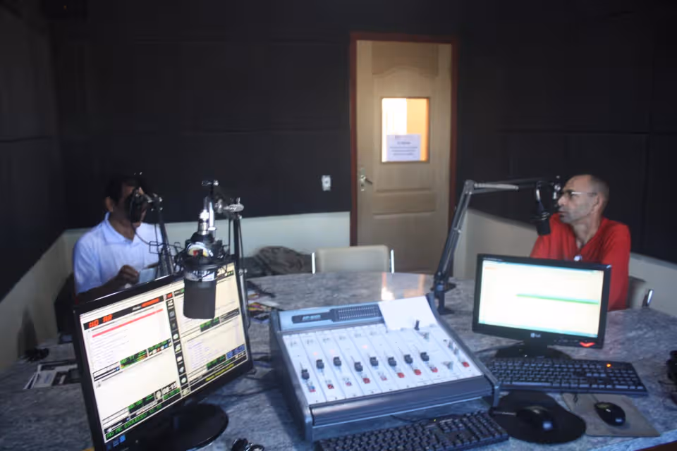 BASTIDORES DE RONDÔNIA - Site e Web Rádio