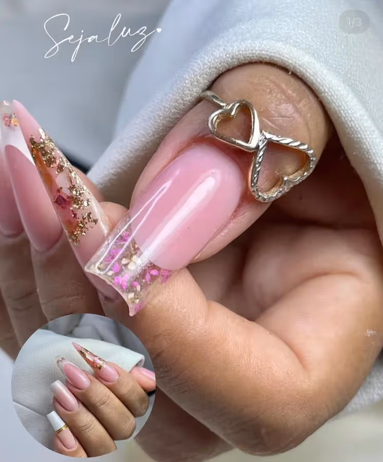 Bruna Thaís unhas