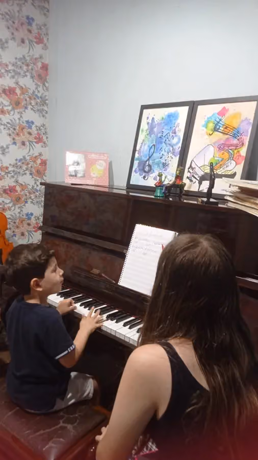Centro Musical DÉBORA ROMANO