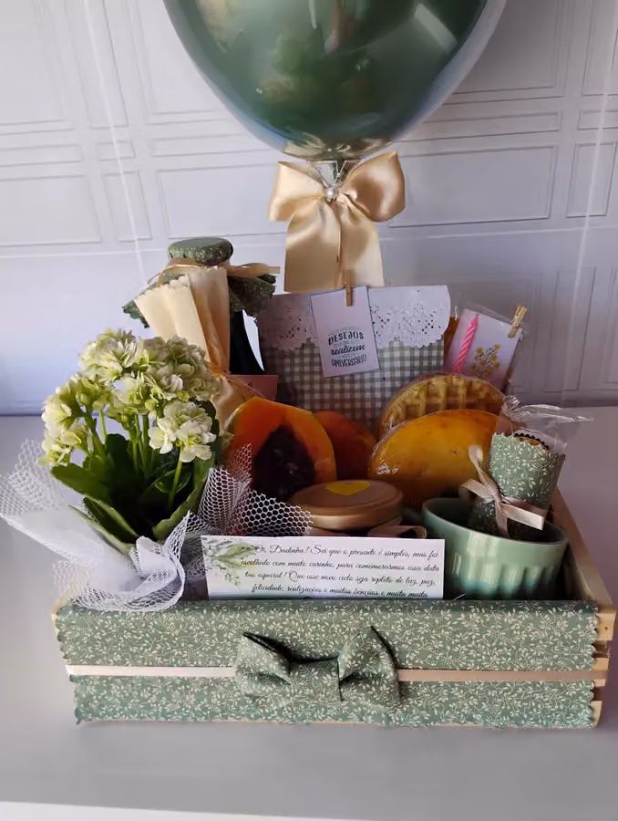 Cesta café da manha e presentes personalizados /Encantu's Cestas e Mimos