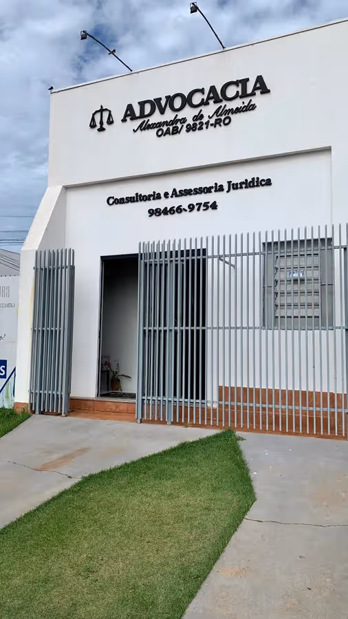 Dra Alexandra de Almeida Advogada