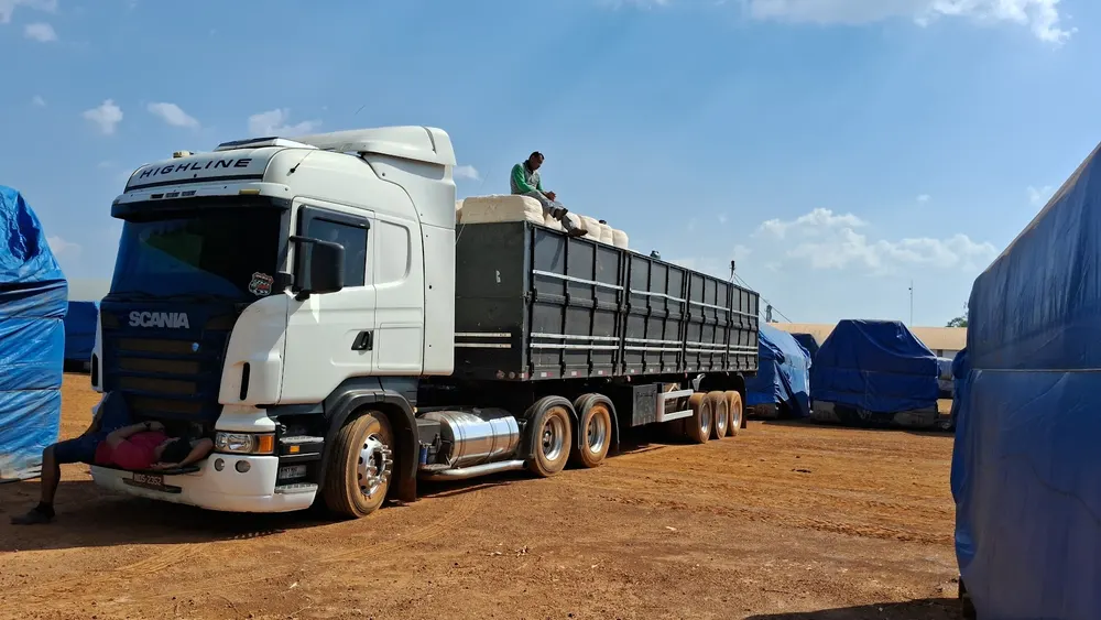 Faris Transportes — foto 1