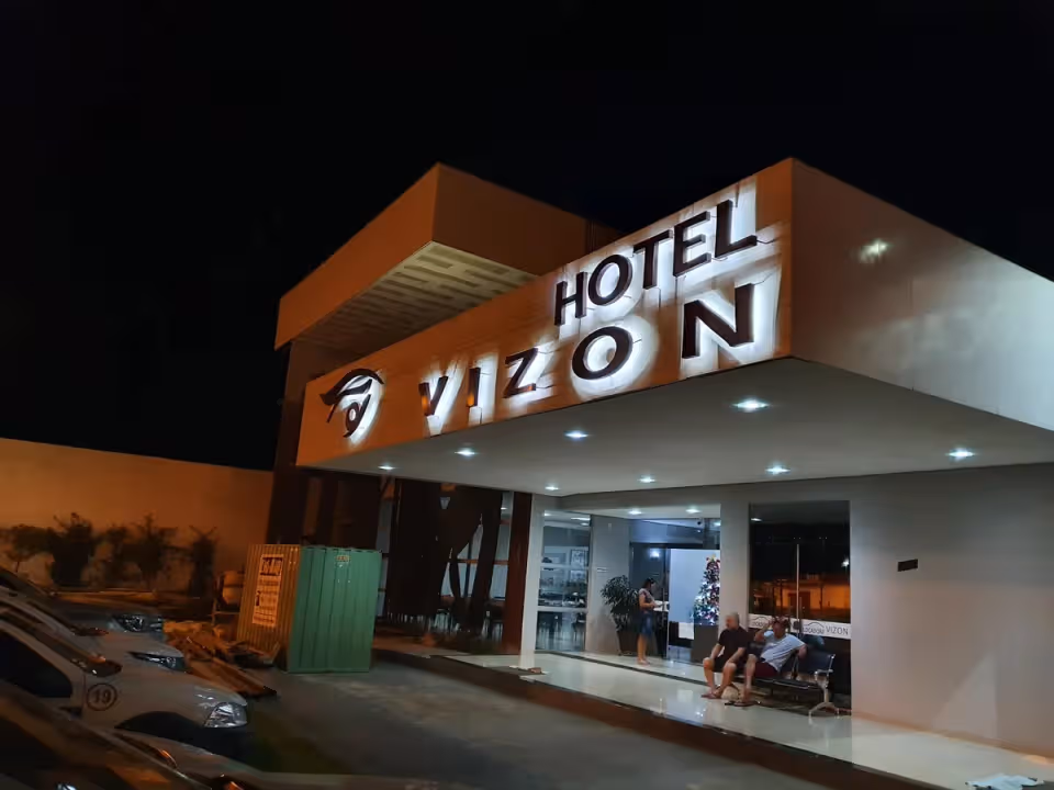 Hotel e Locadora Vizon