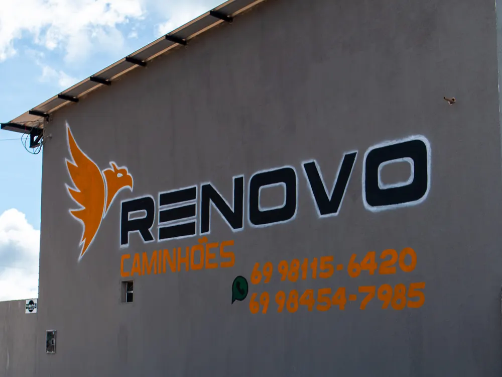 Renovo Caminhões Funilaria e Pintura — foto 2