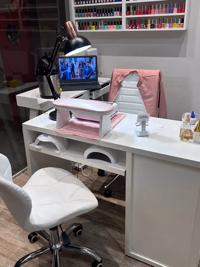 Wana Rezende nails designer
